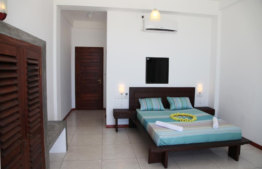 Aqua Marine Beach Resort Pasikuda Quarto foto